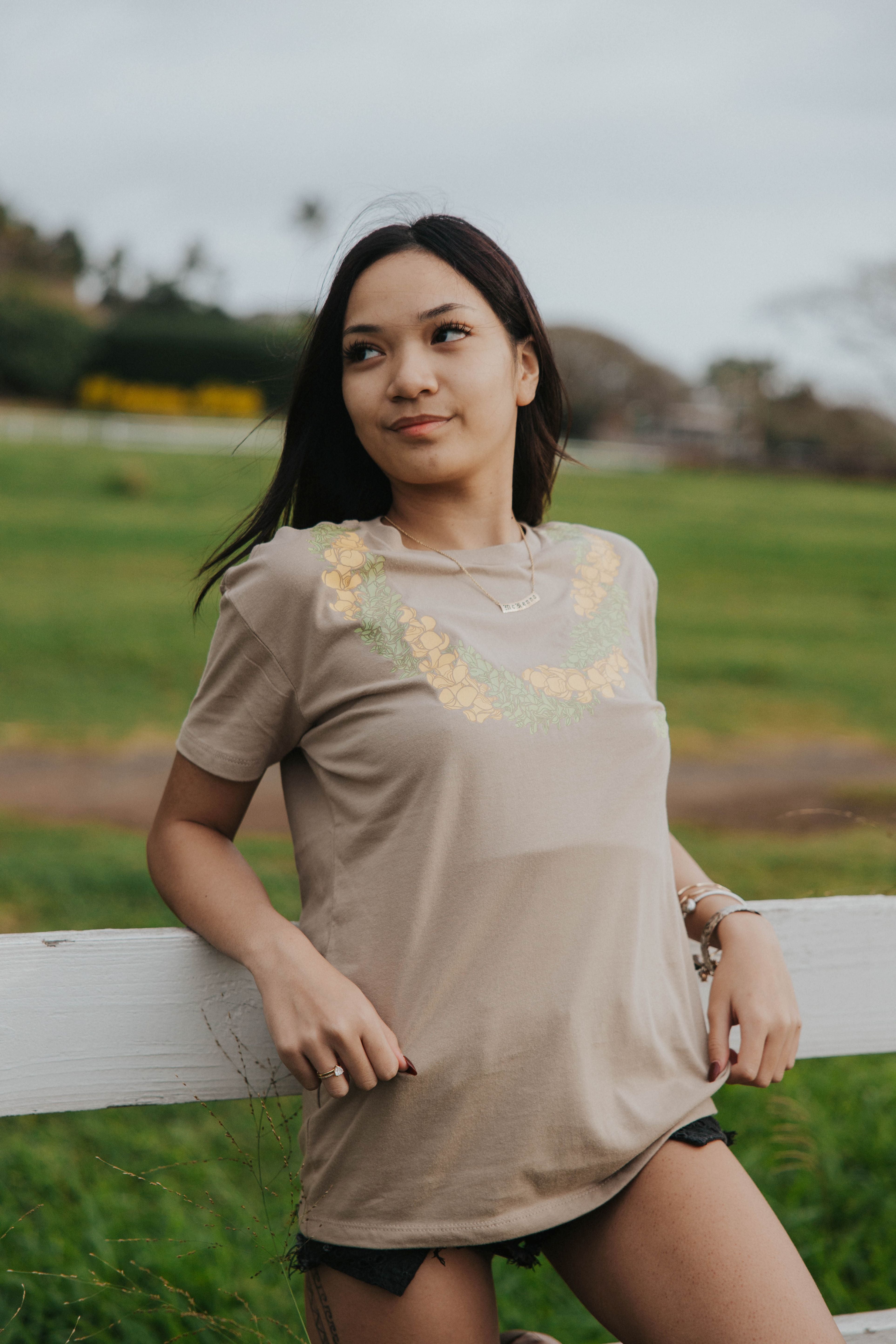 Defend Hawai'i - TWISTED LEI Tee – Defend Hawaii